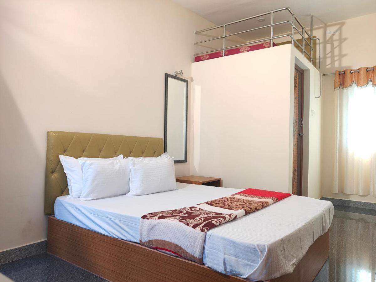 S3 Beach House Puducherry Buitenkant foto
